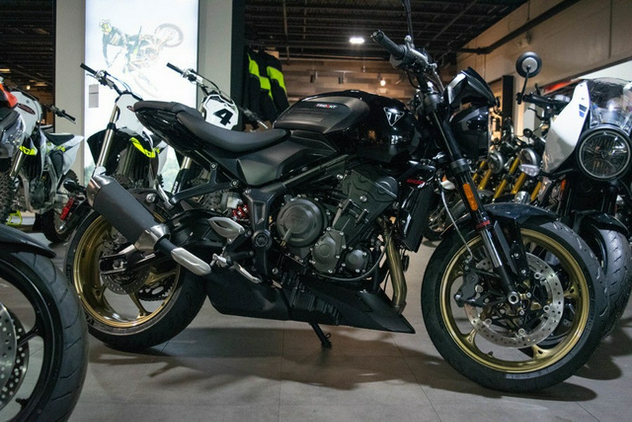 2026 Triumph Trident 800 Jet Black