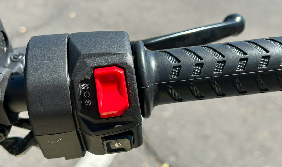 2027 Moto Guzzi V7 Stone