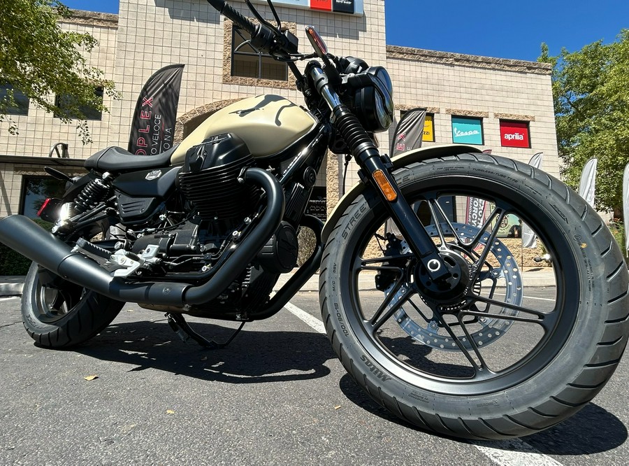 2027 Moto Guzzi V7 Stone