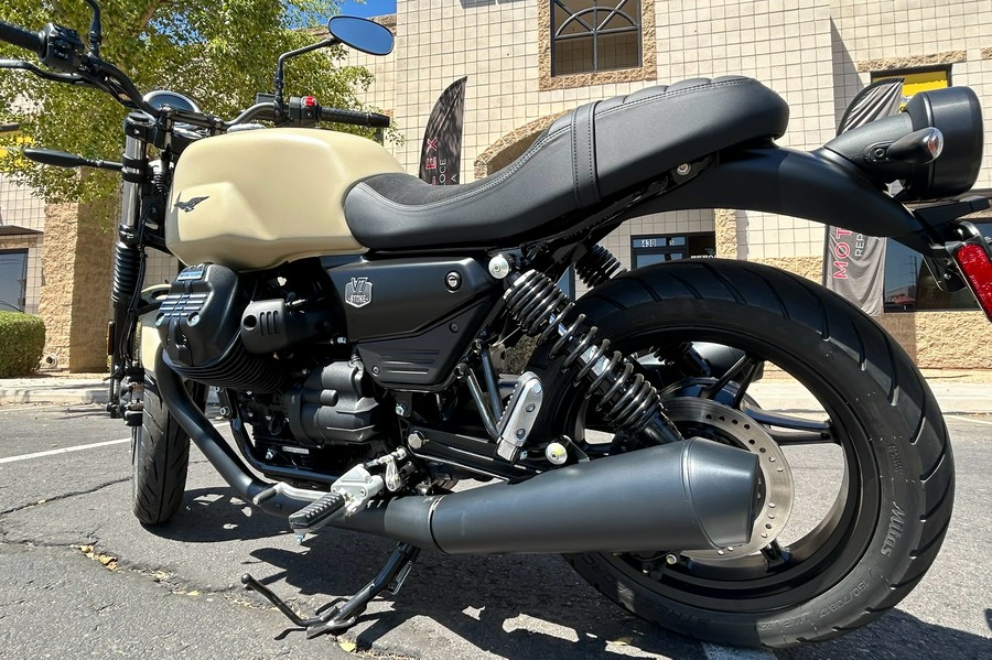 2027 Moto Guzzi V7 Stone