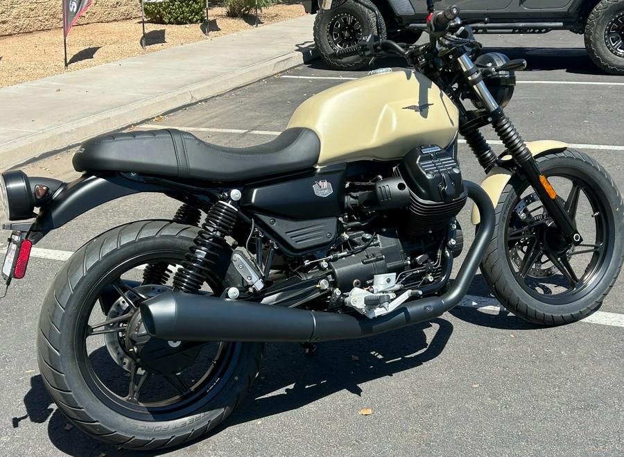 2027 Moto Guzzi V7 Stone