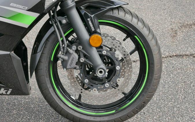 2019 Kawasaki Ninja 650 ABS Metallic Spark Black