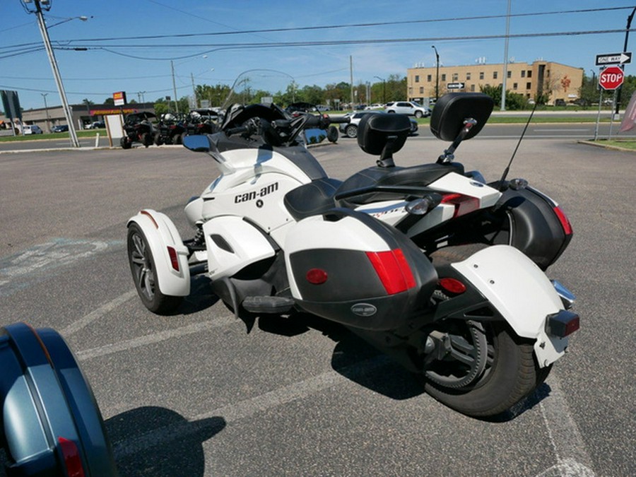 2013 Can-Am Spyder RST LTD