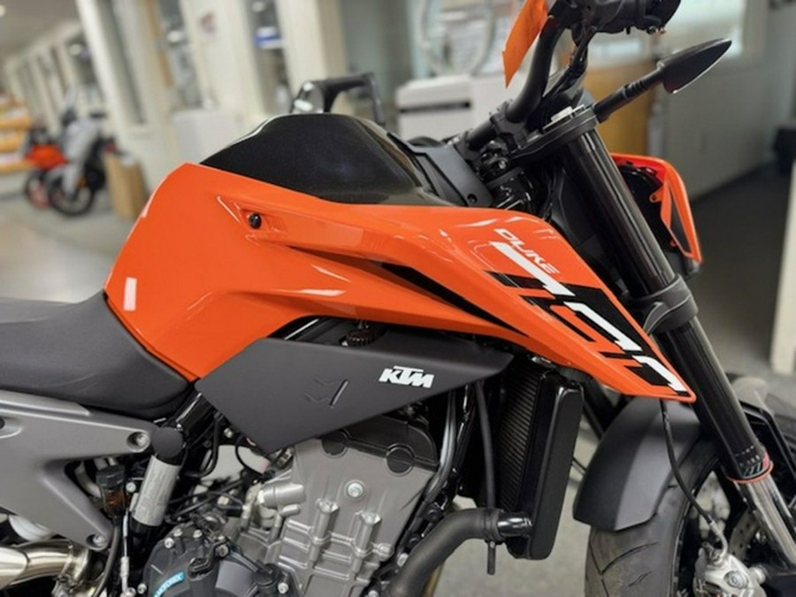 2024 KTM Duke 790