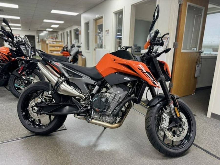 2024 KTM Duke 790