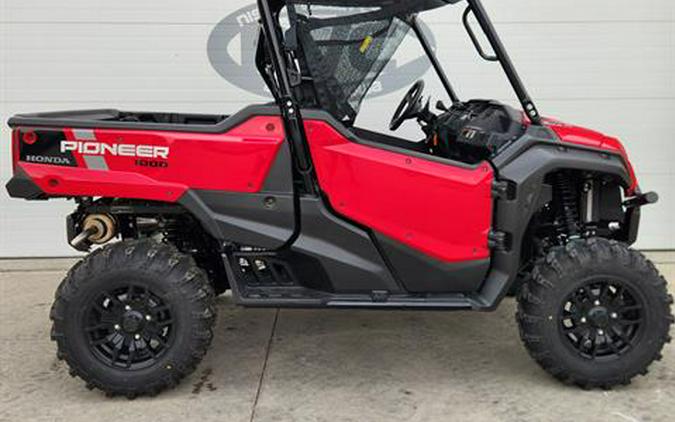 2024 Honda Pioneer 1000 Deluxe