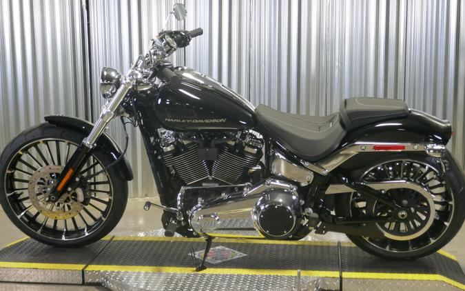 2025 Harley-Davidson Breakout