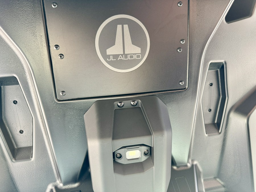 2026 Can-Am Defender MAX Lone Star Cab HD11