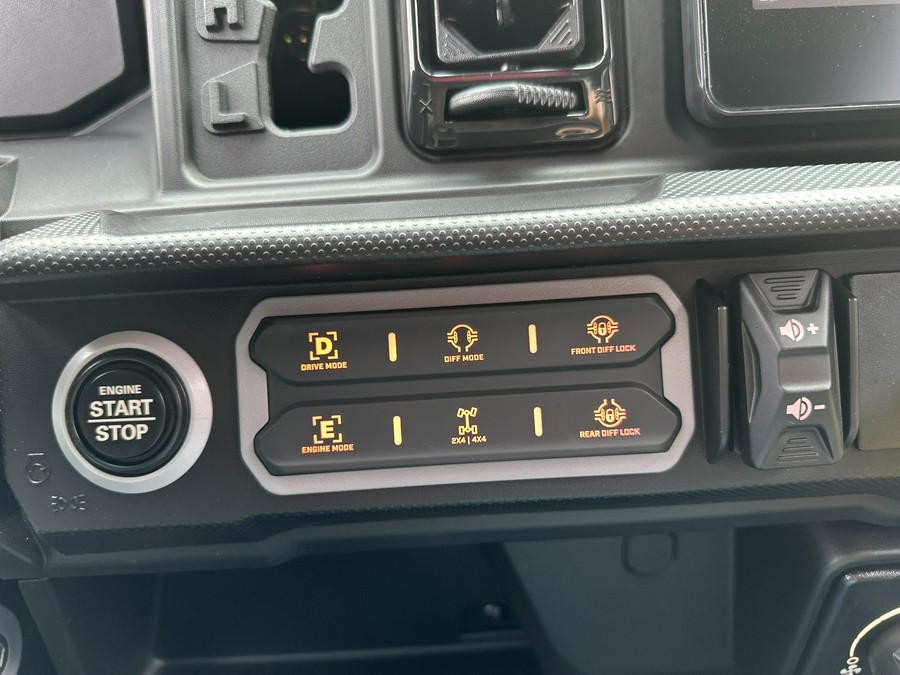 2026 Can-Am Defender MAX Lone Star Cab HD11