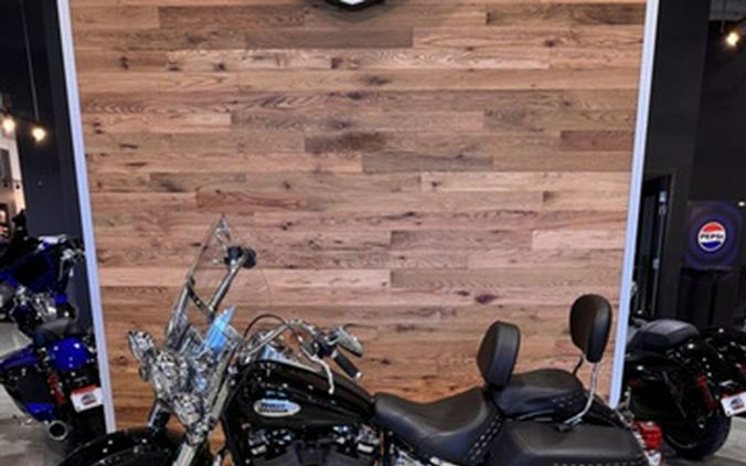2022 Harley-Davidson Softail FLHCS - Heritage Classic 114