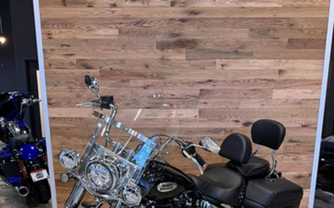 2022 Harley-Davidson Softail FLHCS - Heritage Classic 114
