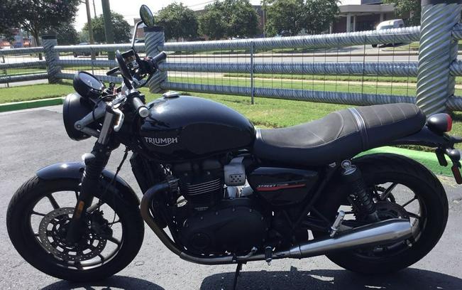 2019 Triumph Street Twin Jet Black