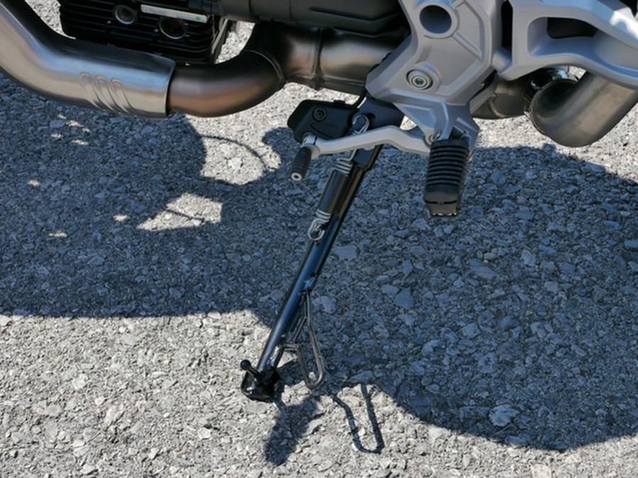 2025 Moto Guzzi V85 Strada