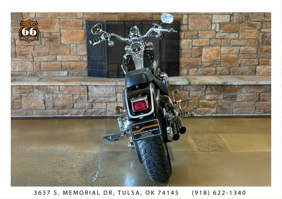 2003 Harley-Davidson® Softail Deuce VIVID BLACK