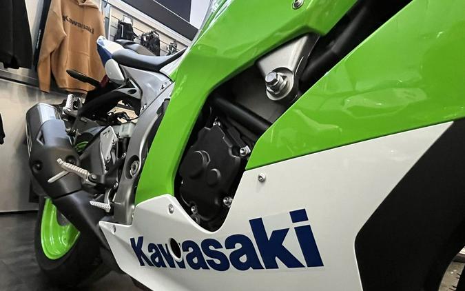 2024 Kawasaki Ninja® ZX™-10R 40th Anniversary Edition ABS