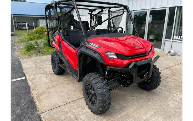 2024 Honda Pioneer 1000-5 Deluxe Avenger Red