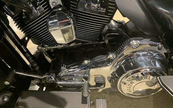 2015 Harley-Davidson FLHTCUTG - Tri-Glide Ultra