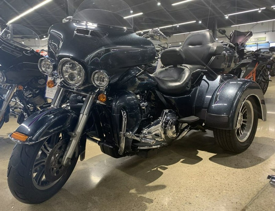 2015 Harley-Davidson FLHTCUTG - Tri-Glide Ultra