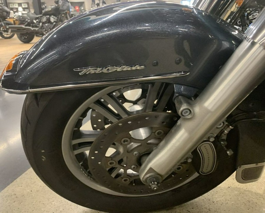 2015 Harley-Davidson FLHTCUTG - Tri-Glide Ultra