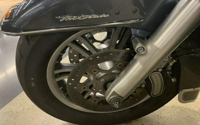 2015 Harley-Davidson FLHTCUTG - Tri-Glide Ultra