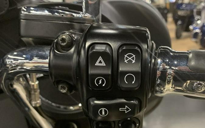 2015 Harley-Davidson FLHTCUTG - Tri-Glide Ultra