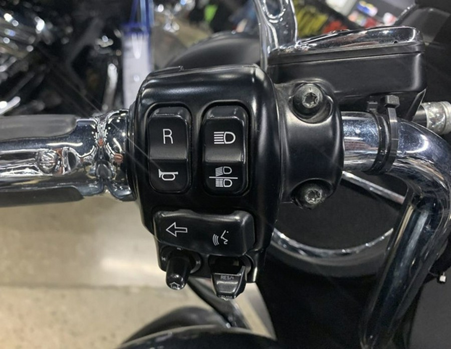 2015 Harley-Davidson FLHTCUTG - Tri-Glide Ultra