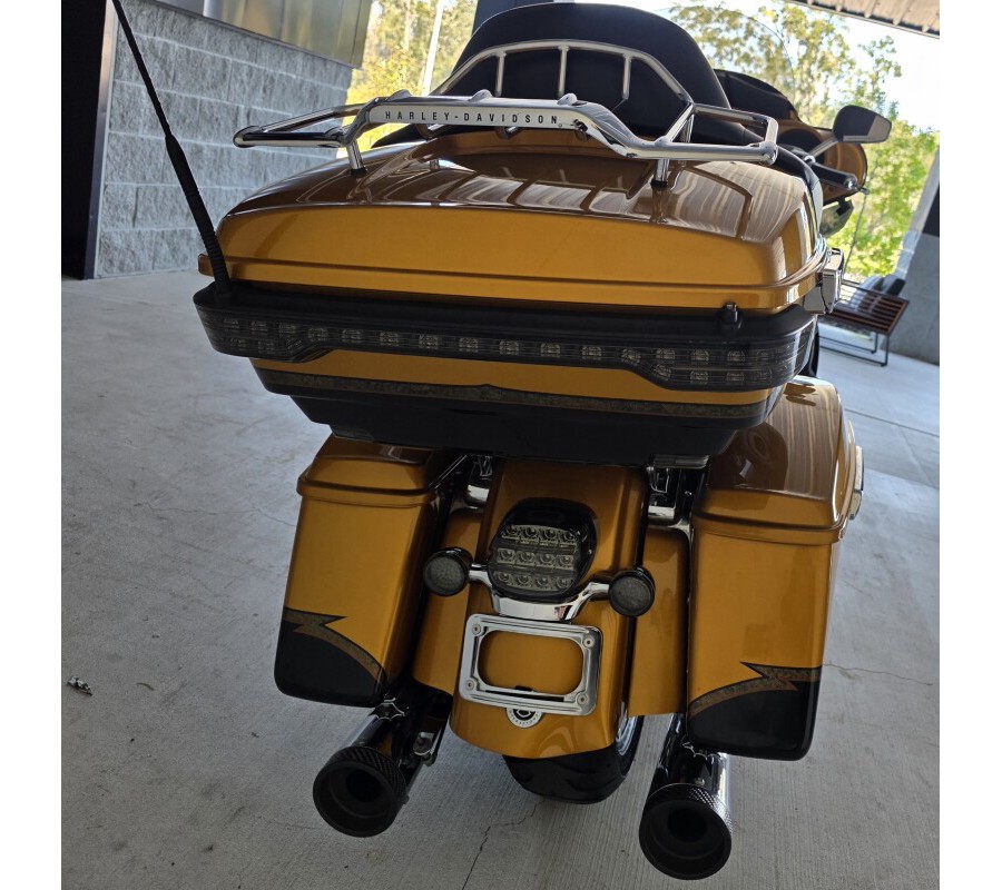 2015 Harley-Davidson® CVO™ Street Glide®