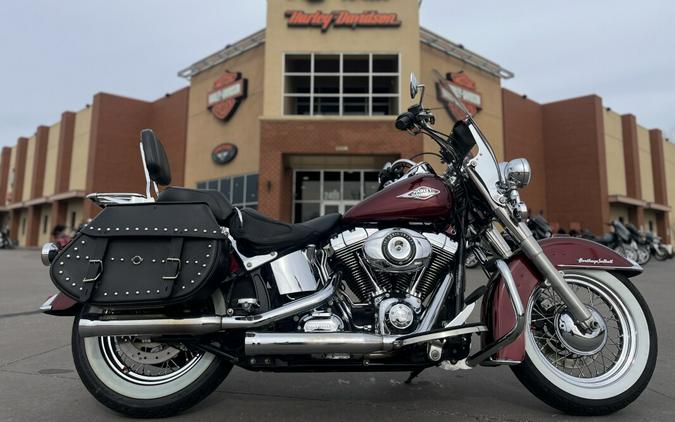 2014 Harley-Davidson® FLSTC Heritage Softail Classic® MYSTERIOUS RED