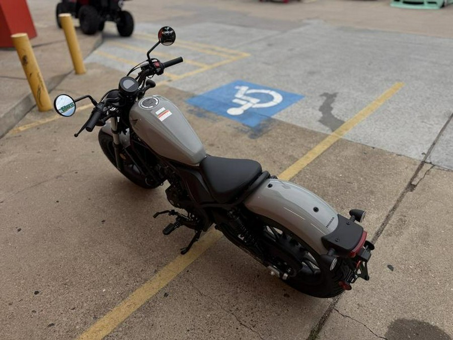 2026 Honda® Rebel 300 E-Clutch