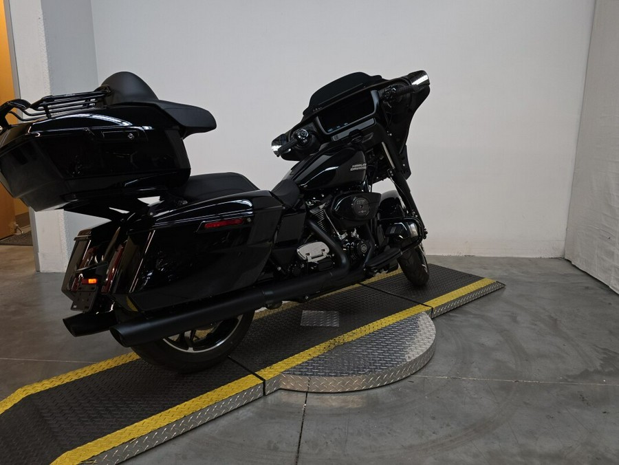 FLHX 2024 Street Glide®