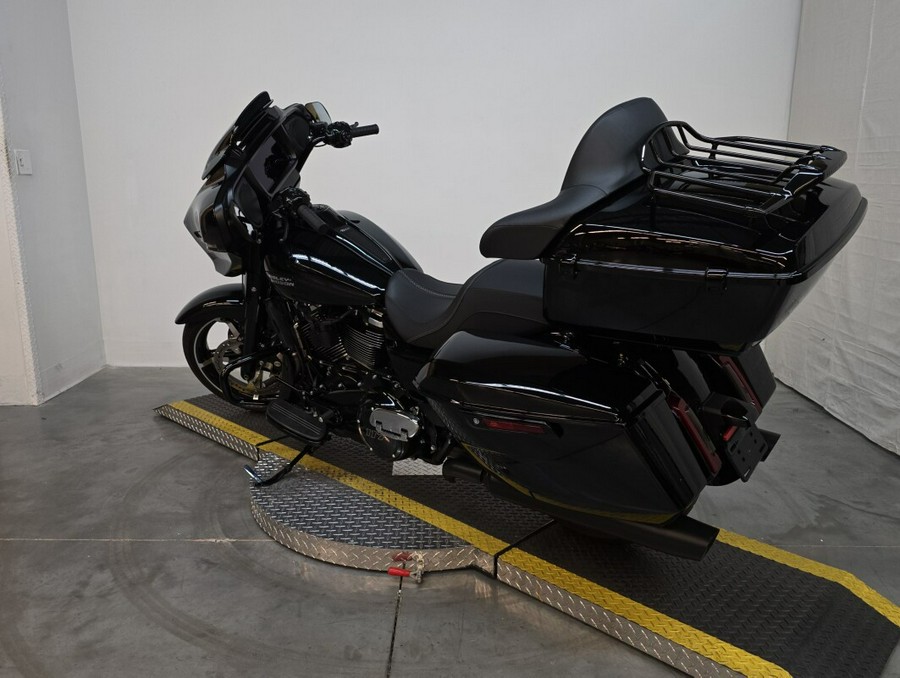 FLHX 2024 Street Glide®