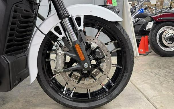 2025 Indian Motorcycle® Chieftain® PowerPlus Dark Horse® 112 w/PowerBand Ghost White Metallic Smoke