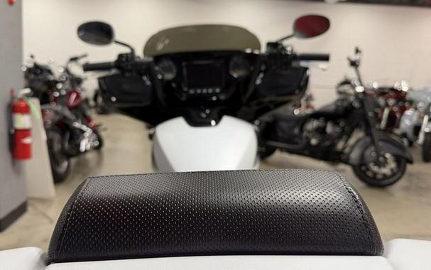 2025 Indian Motorcycle® Chieftain® PowerPlus Dark Horse® 112 w/PowerBand Ghost White Metallic Smoke