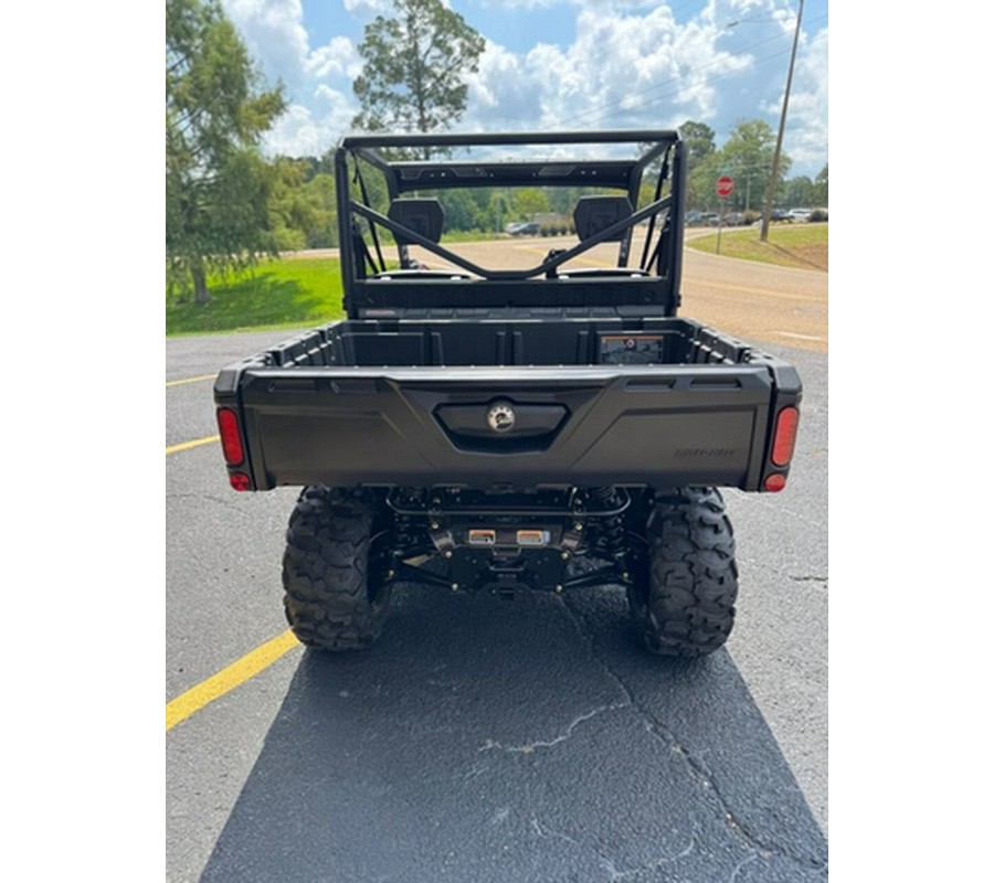 2025 Can-Am Defender DPS HD9 Compass Green