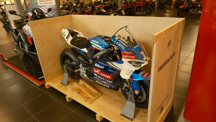 2025 Ducati Panigale V4 Tricolore