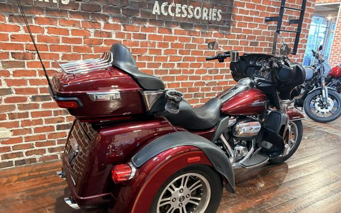 FLHTCUTG 2017 Tri Glide Ultra