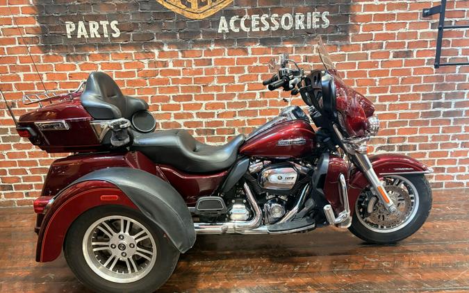 FLHTCUTG 2017 Tri Glide Ultra