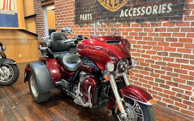 FLHTCUTG 2017 Tri Glide Ultra