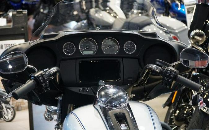 2023 Harley-Davidson® FLHTCUTG - Tri Glide® Ultra