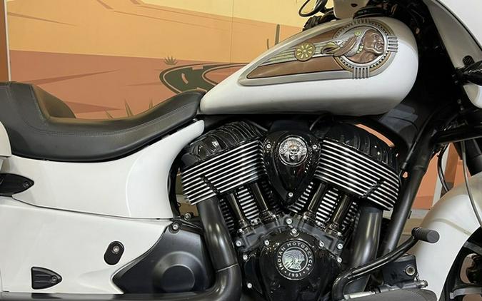 2019 Indian Chieftain Dark Horse White Smoke