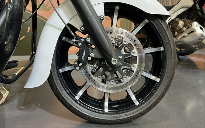 2019 Indian Chieftain Dark Horse White Smoke