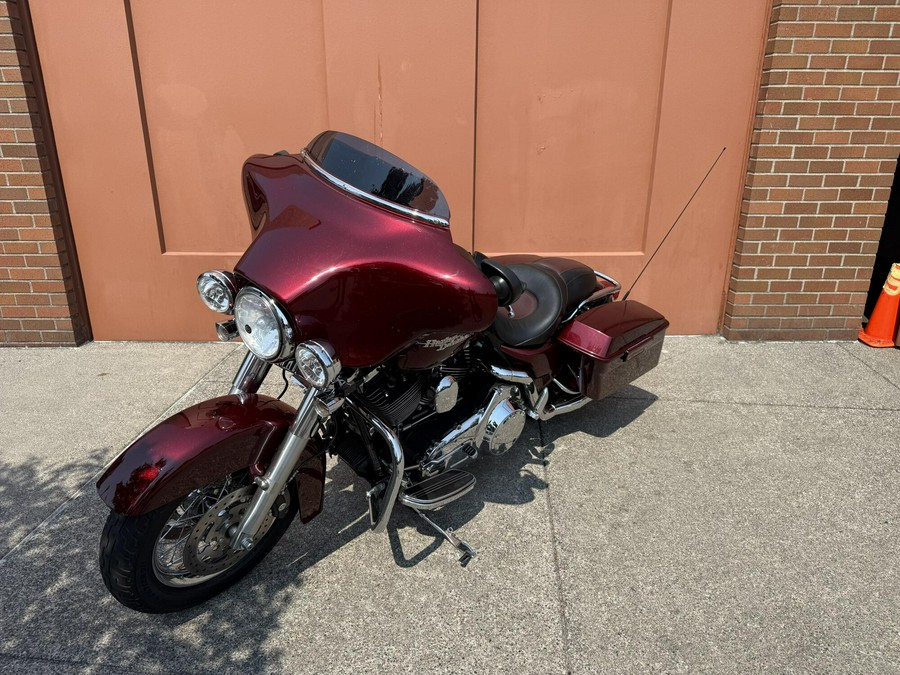 Harley-Davidson® Street Glide® Crimson Red Sunglo