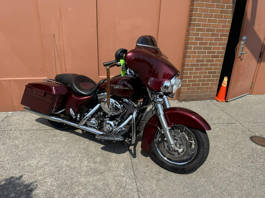 Harley-Davidson® Street Glide® Crimson Red Sunglo
