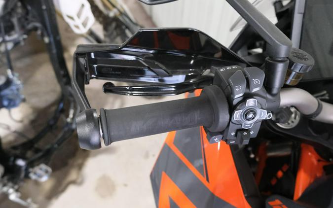 2023 KTM 1290 SUPER DUKE GT