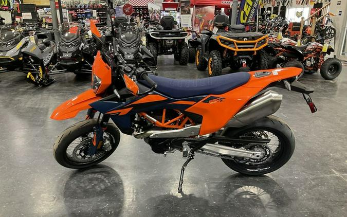 2026 KTM 690 SMC R