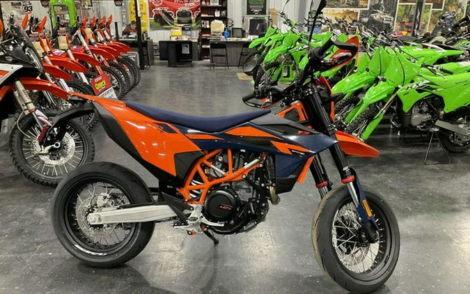 2026 KTM 690 SMC R