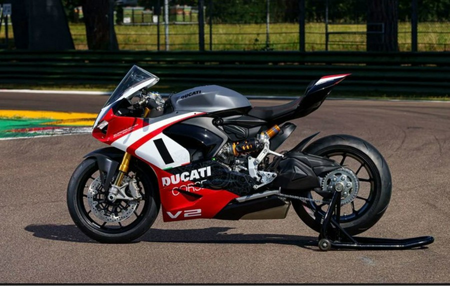 2025 Ducati Panigale V2 Superquadro Final Edition