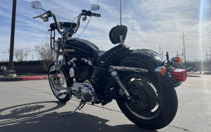 2009 Harley-Davidson® XL1200C, Custom BLACK