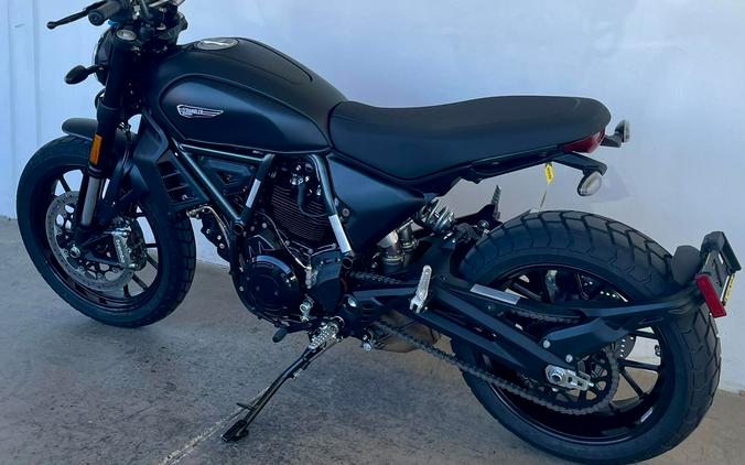2027 Ducati SCRAMBLER ICON DARK