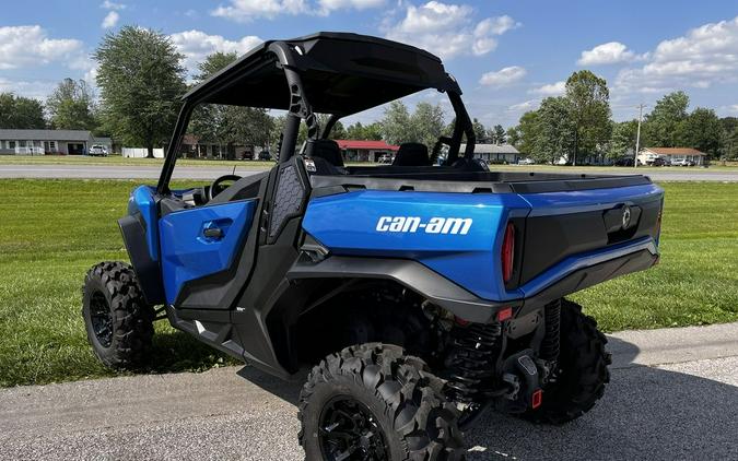 2023 Can-Am® Commander XT 700